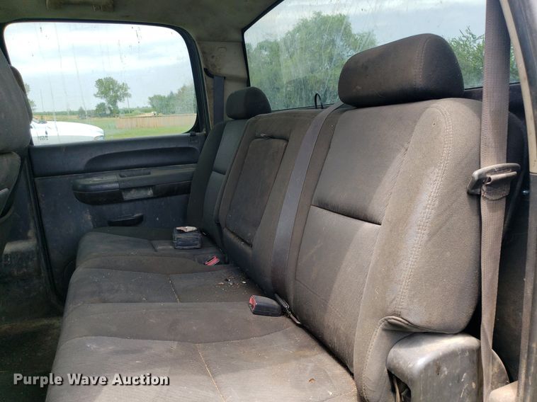 image for item IP9308 2012 GMC 2500HD  Crew Cab pickup truck