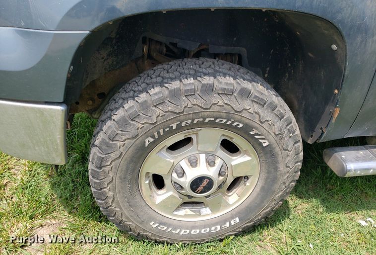 image for item IP9308 2012 GMC 2500HD  Crew Cab pickup truck