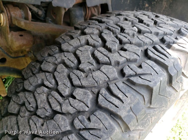 image for item IP9308 2012 GMC 2500HD  Crew Cab pickup truck