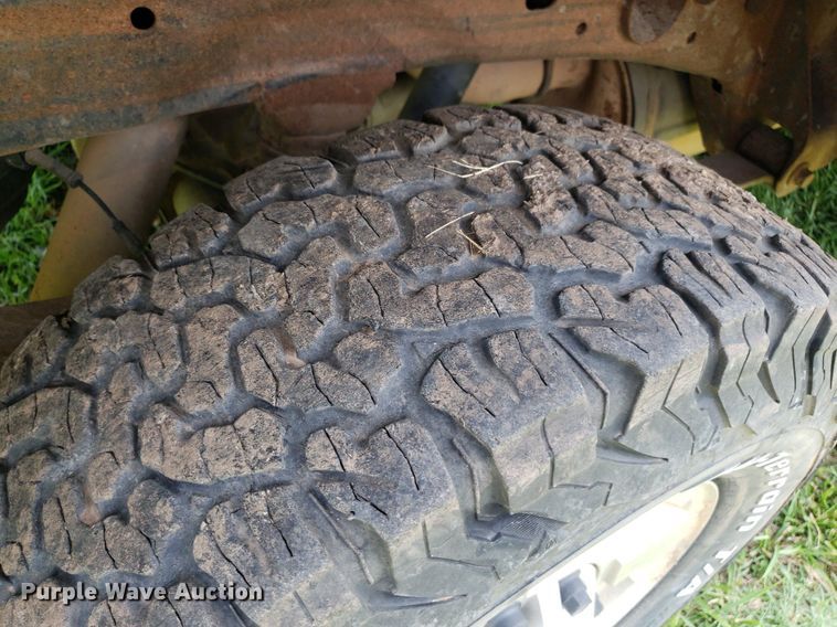 image for item IP9308 2012 GMC 2500HD  Crew Cab pickup truck