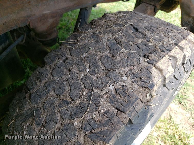 image for item IP9308 2012 GMC 2500HD  Crew Cab pickup truck