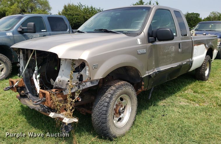 image for item IP9309 2002 Ford F250 Super Duty  SuperCab pickup truck