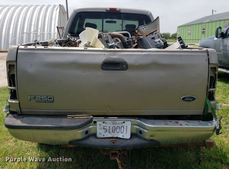 image for item IP9309 2002 Ford F250 Super Duty  SuperCab pickup truck