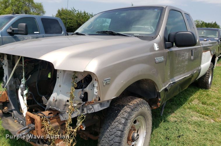 image for item IP9309 2002 Ford F250 Super Duty  SuperCab pickup truck