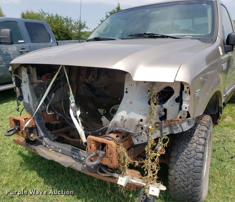 image for item IP9309 2002 Ford F250 Super Duty  SuperCab pickup truck