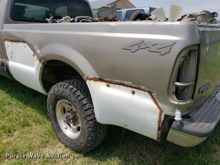 image for item IP9309 2002 Ford F250 Super Duty  SuperCab pickup truck