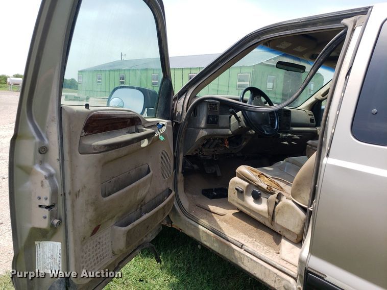 image for item IP9309 2002 Ford F250 Super Duty  SuperCab pickup truck