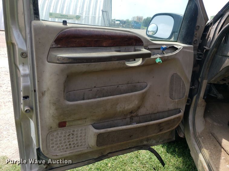 image for item IP9309 2002 Ford F250 Super Duty  SuperCab pickup truck