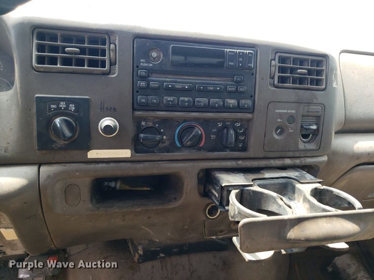 image for item IP9309 2002 Ford F250 Super Duty  SuperCab pickup truck