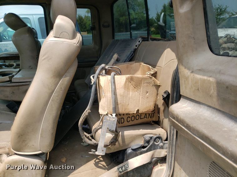 image for item IP9309 2002 Ford F250 Super Duty  SuperCab pickup truck