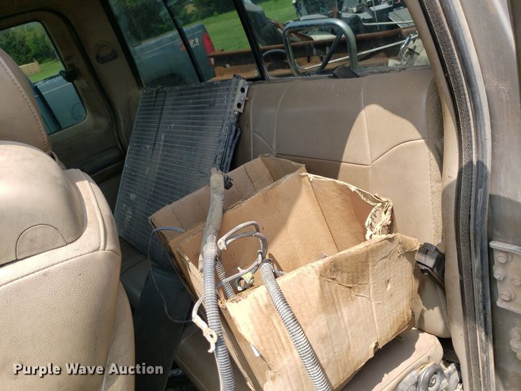 image for item IP9309 2002 Ford F250 Super Duty  SuperCab pickup truck