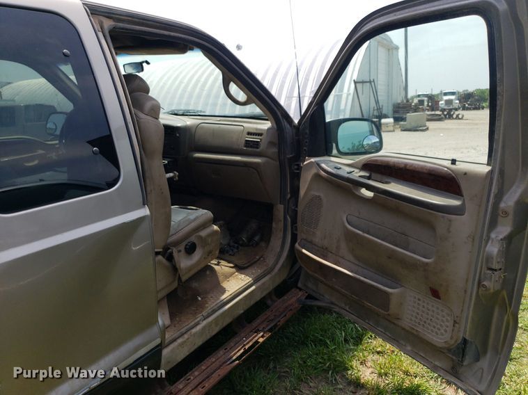 image for item IP9309 2002 Ford F250 Super Duty  SuperCab pickup truck