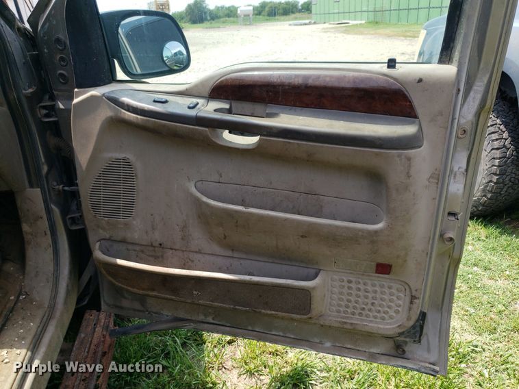 image for item IP9309 2002 Ford F250 Super Duty  SuperCab pickup truck