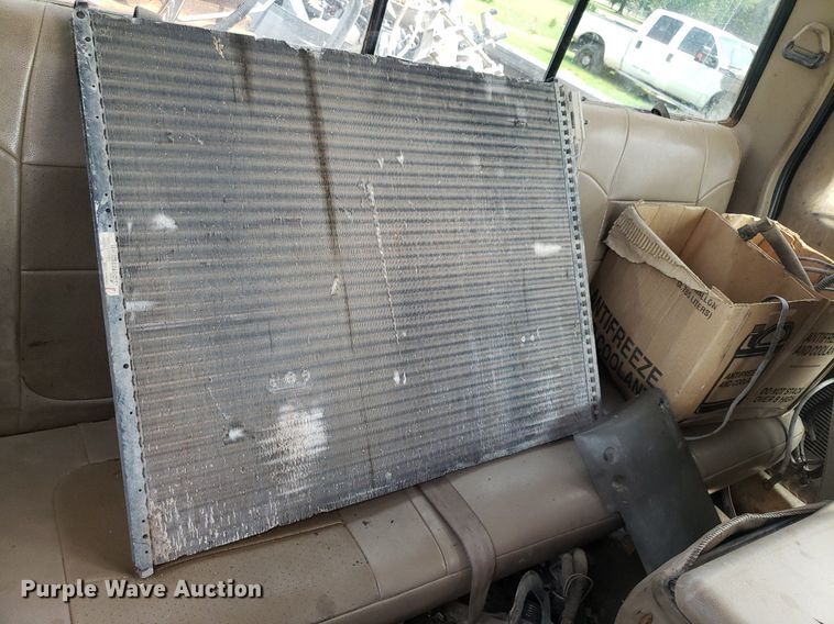 image for item IP9309 2002 Ford F250 Super Duty  SuperCab pickup truck