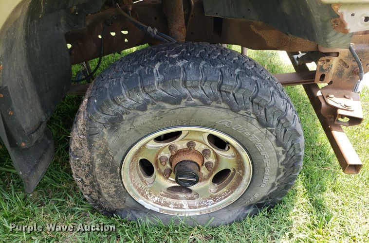 image for item IP9309 2002 Ford F250 Super Duty  SuperCab pickup truck