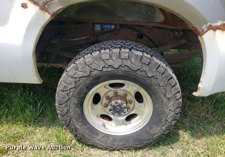 image for item IP9309 2002 Ford F250 Super Duty  SuperCab pickup truck