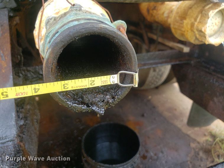 image for item IP9311 1981 International 60  vacuum truck