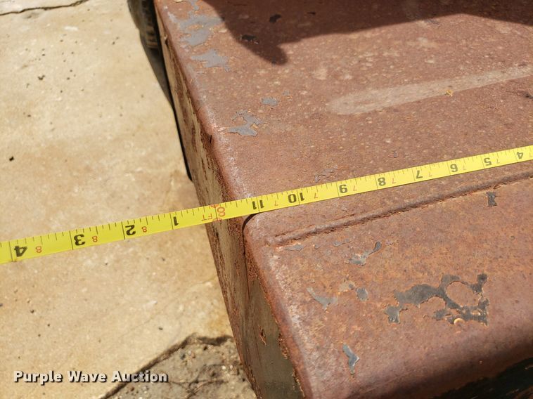 image for item IP9311 1981 International 60  vacuum truck