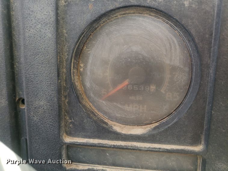 image for item IP9311 1981 International 60  vacuum truck