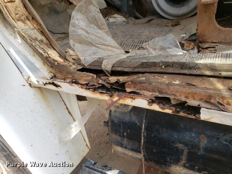 image for item IP9311 1981 International 60  vacuum truck