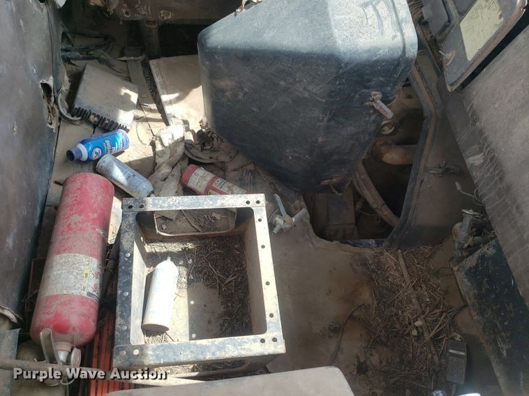 image for item IP9311 1981 International 60  vacuum truck