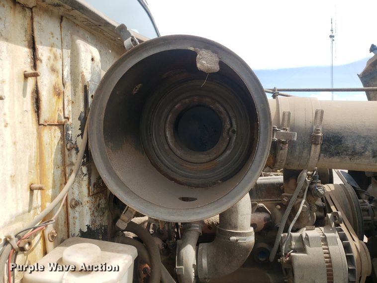 image for item IP9311 1981 International 60  vacuum truck