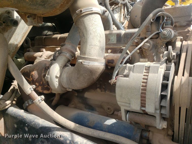 image for item IP9311 1981 International 60  vacuum truck