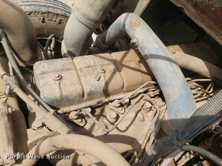 image for item IP9311 1981 International 60  vacuum truck