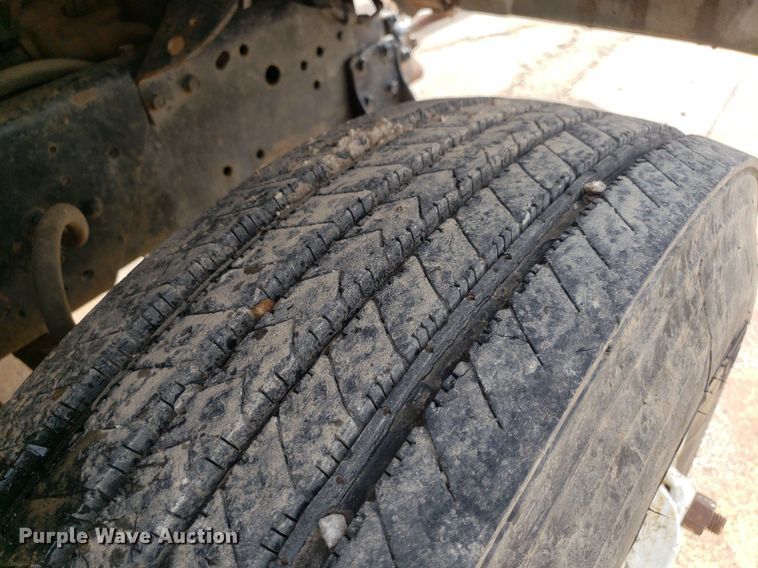 image for item IP9311 1981 International 60  vacuum truck