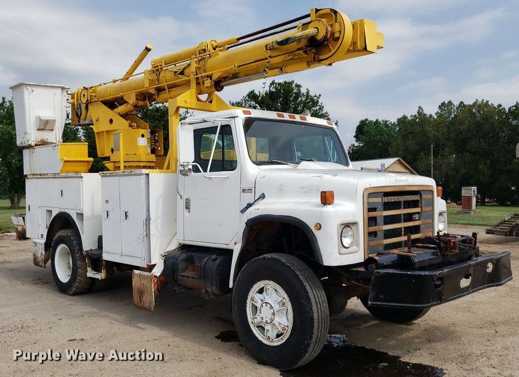 image for item IP9313 1983 International 1854  bucket truck