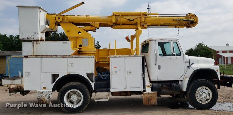 image for item IP9313 1983 International 1854  bucket truck