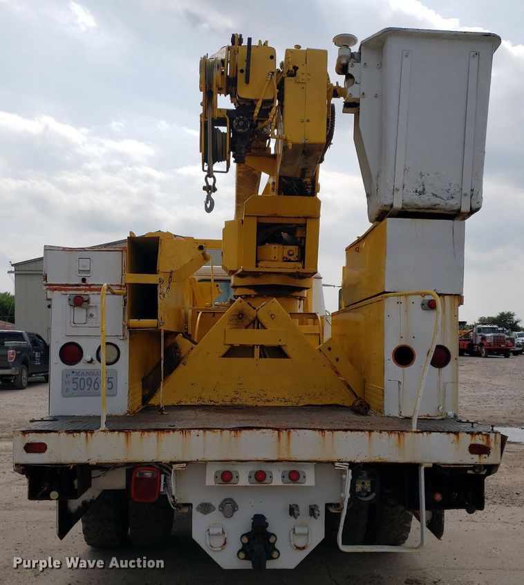 image for item IP9313 1983 International 1854  bucket truck