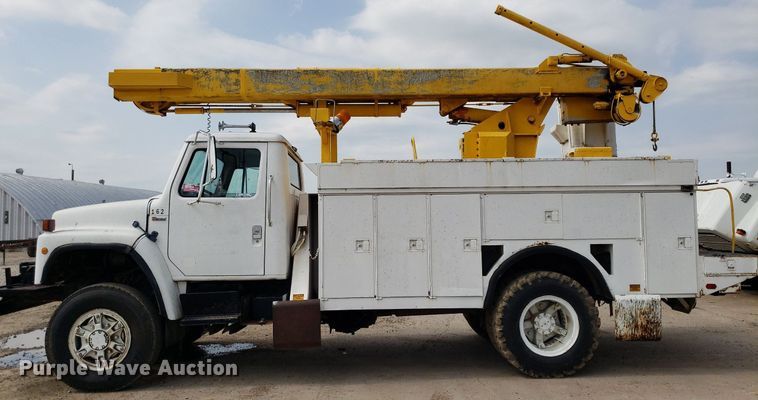 image for item IP9313 1983 International 1854  bucket truck