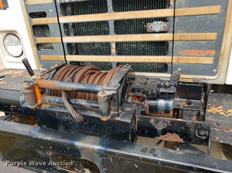 image for item IP9313 1983 International 1854  bucket truck