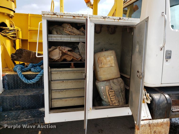 image for item IP9313 1983 International 1854  bucket truck