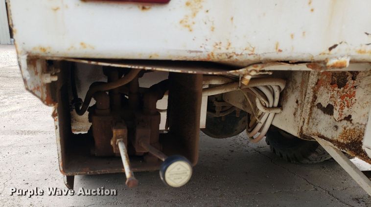 image for item IP9313 1983 International 1854  bucket truck