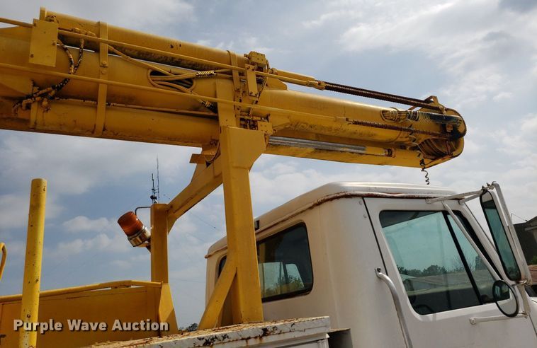 image for item IP9313 1983 International 1854  bucket truck