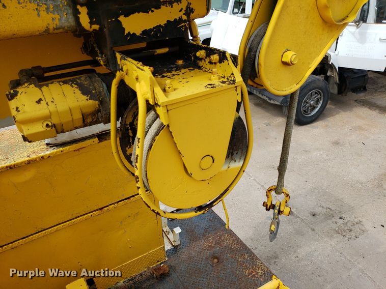 image for item IP9313 1983 International 1854  bucket truck