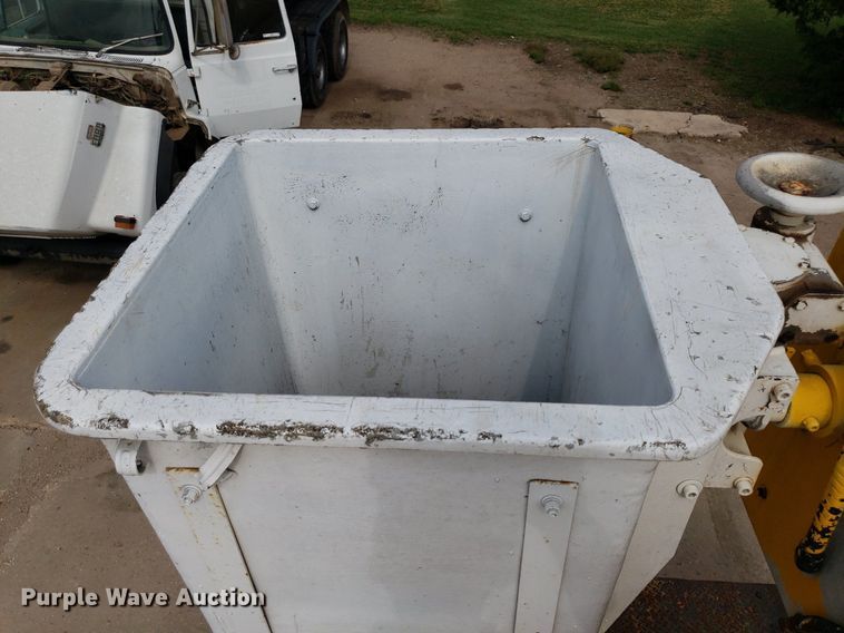 image for item IP9313 1983 International 1854  bucket truck