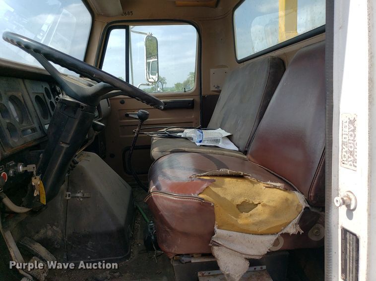 image for item IP9313 1983 International 1854  bucket truck