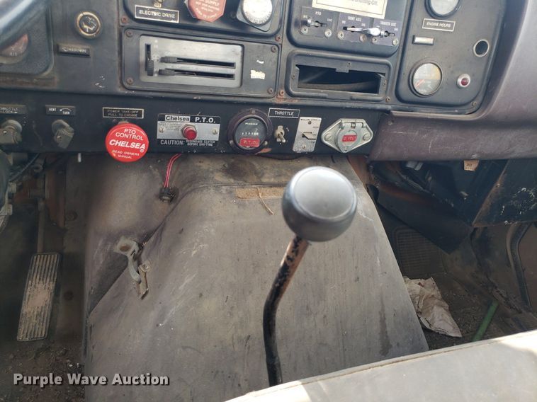 image for item IP9313 1983 International 1854  bucket truck