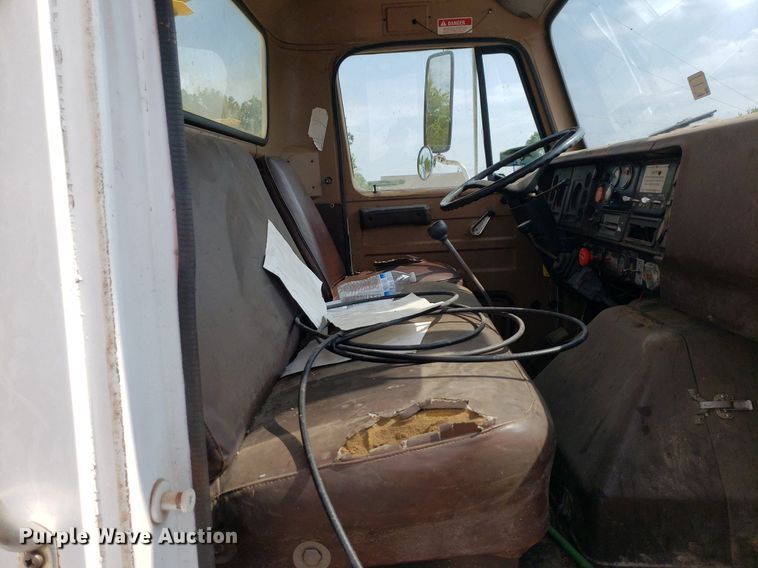 image for item IP9313 1983 International 1854  bucket truck