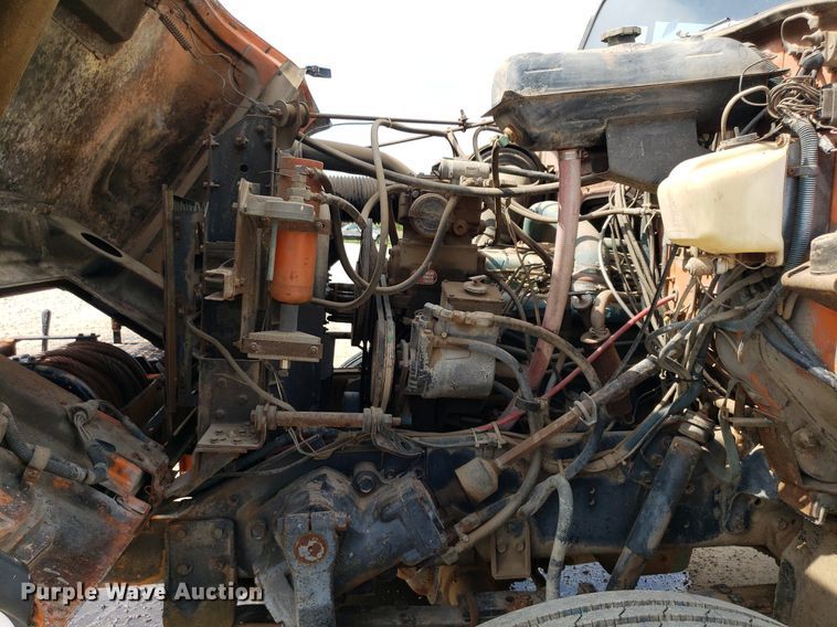 image for item IP9313 1983 International 1854  bucket truck