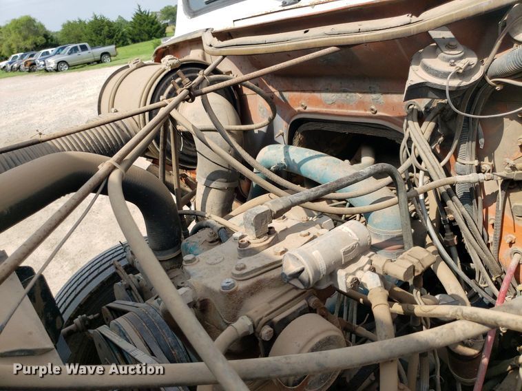 image for item IP9313 1983 International 1854  bucket truck