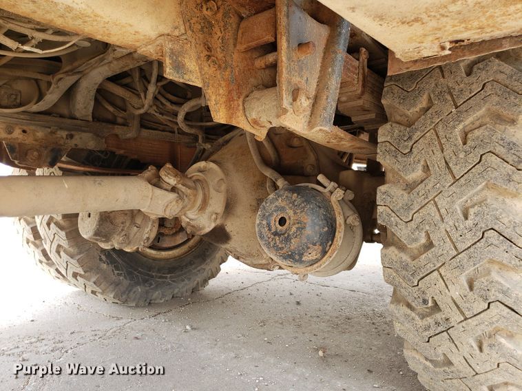 image for item IP9313 1983 International 1854  bucket truck