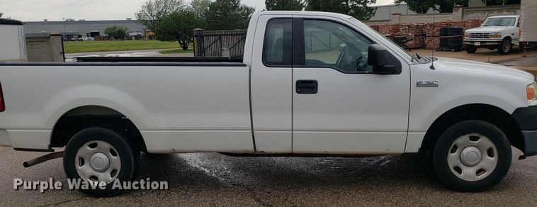 image for item IP9320 2005 Ford F150  pickup truck