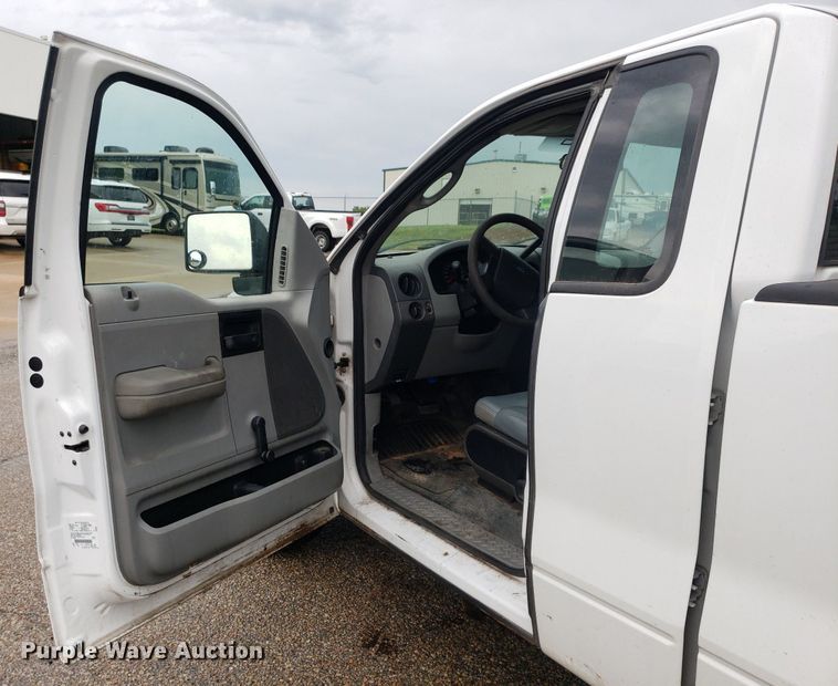 image for item IP9320 2005 Ford F150  pickup truck