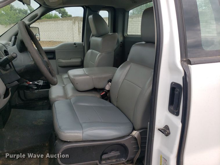 image for item IP9320 2005 Ford F150  pickup truck