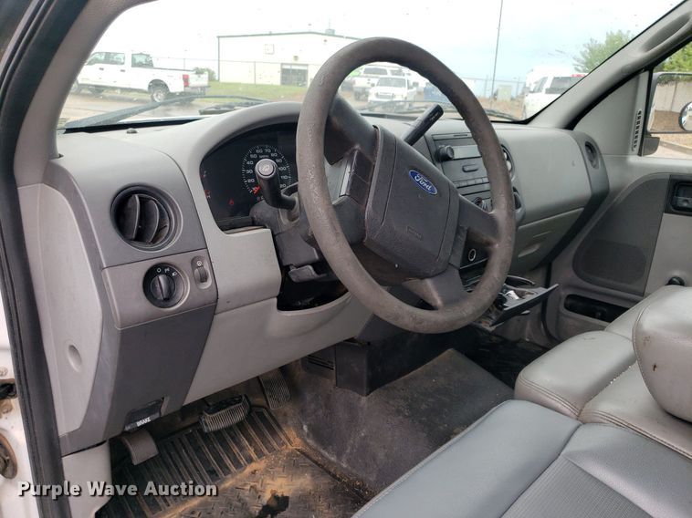 image for item IP9320 2005 Ford F150  pickup truck