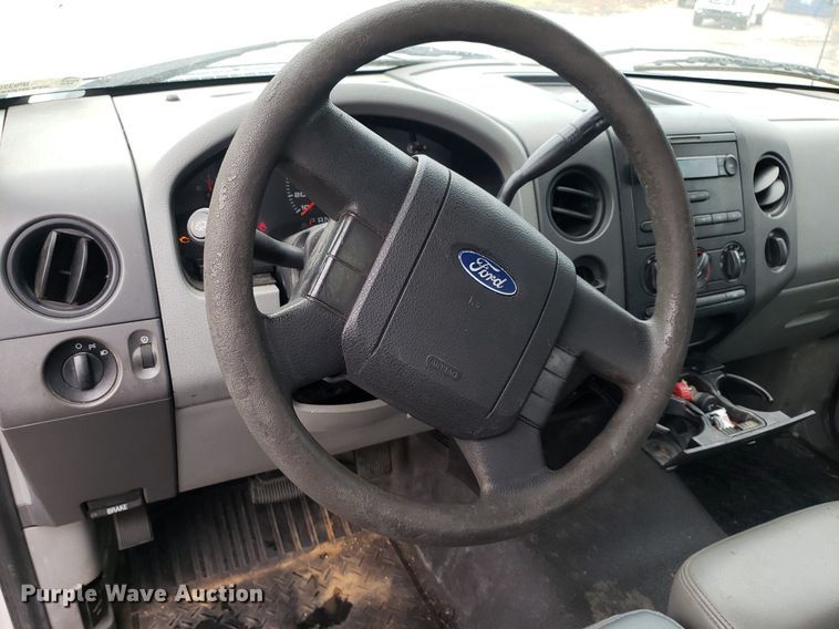 image for item IP9320 2005 Ford F150  pickup truck